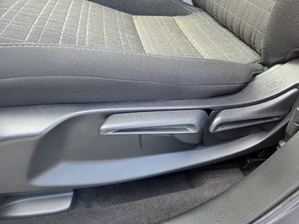 Certified 2025 Honda HR-V LX image 10