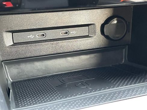 Used 2023 Volkswagen Taos SE image 13