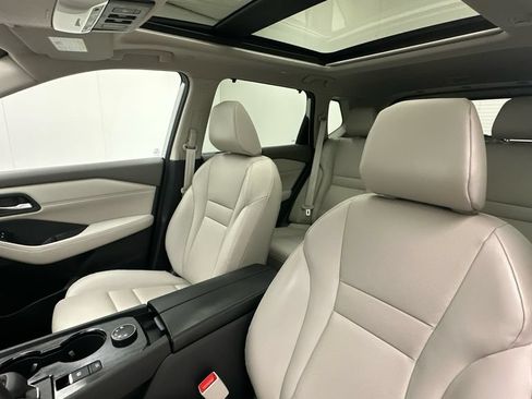Used 2023 Nissan Rogue SV w/ SV Premium Package AWD/4WD image 9