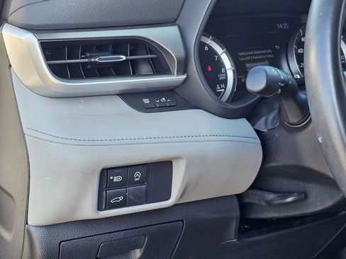 Used 2024 Toyota Highlander LE image 20