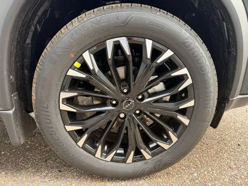 New 2026 Nissan Rogue Dark Armor FWD image 29