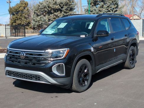 New 2026 Volkswagen Atlas Peak Edition image 10