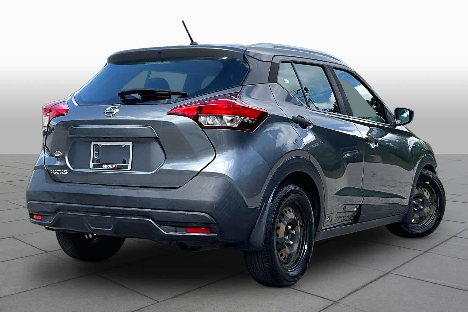 Used 2019 Nissan Kicks S FWD image 13