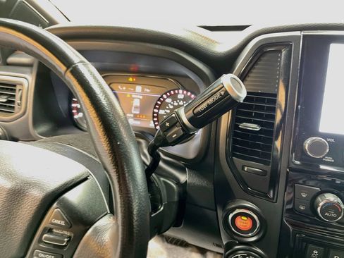 Used 2023 Nissan Titan PRO-4X w/ Pro-4x Utility Package AWD/4WD image 17