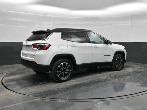 Used 2024 Jeep Compass Limited image 8