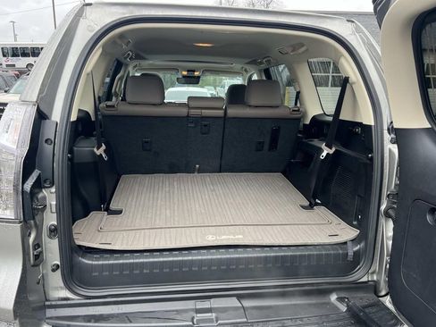 Used 2021 Lexus GX 460 Premium w/ Premium Package image 18