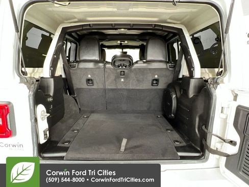 Used 2021 Jeep Wrangler Unlimited Sahara AWD/4WD image 14