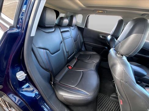 Used 2019 Jeep Compass Trailhawk w/ Leather Interior Group AWD/4WD image 19