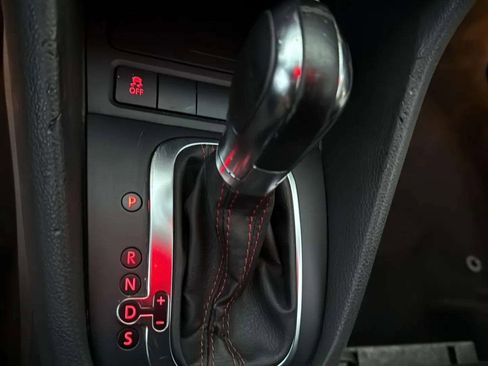 Used 2011 Volkswagen Golf 4-Door image 31