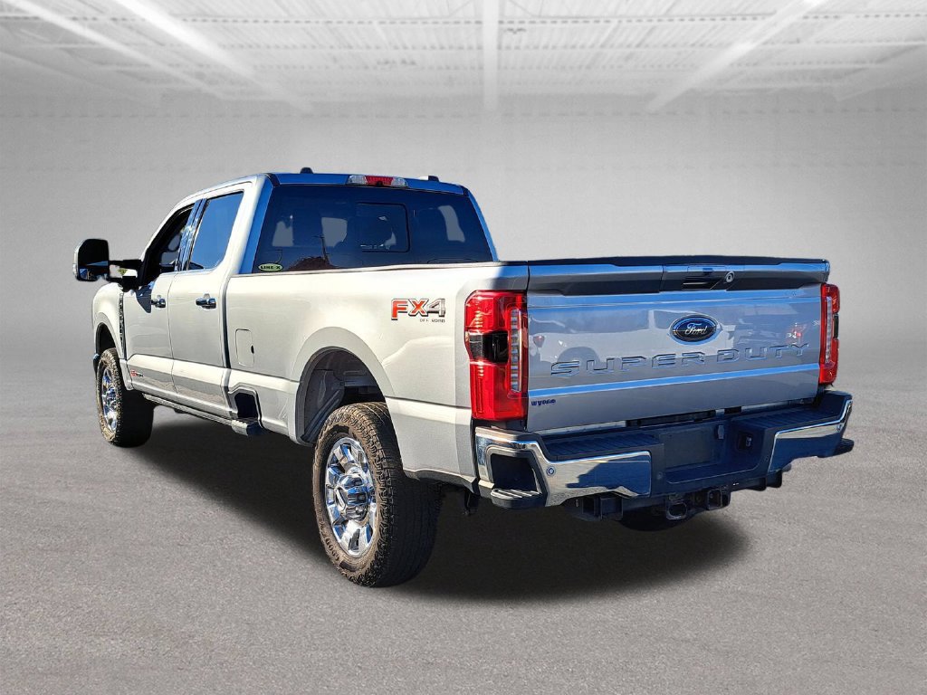 Used 2023 Ford F350 Lariat w/ Lariat Ultimate Package AWD/4WD image 4