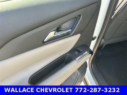 Certified 2025 Chevrolet Traverse LT image 12