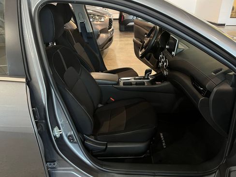 Used 2025 Nissan Sentra SV image 35