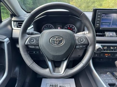 Used 2021 Toyota RAV4 XLE Premium AWD/4WD image 22