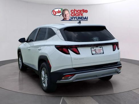 Used 2025 Hyundai Tucson SE FWD image 3