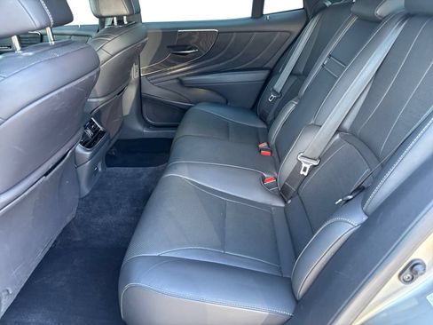 Used 2021 Lexus LS 500 RWD image 14
