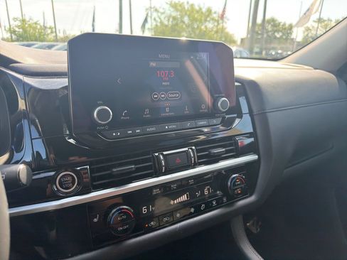 Certified 2024 Nissan Pathfinder SV FWD image 20