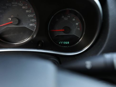 Used 2013 Dodge Avenger SE FWD image 19