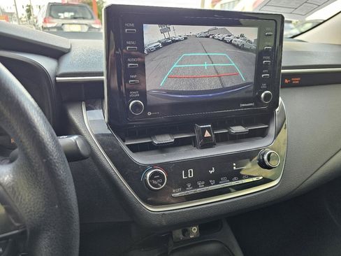 Used 2021 Toyota Corolla LE FWD image 16