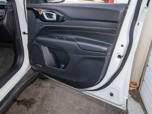 Used 2023 Jeep Compass Trailhawk image 44