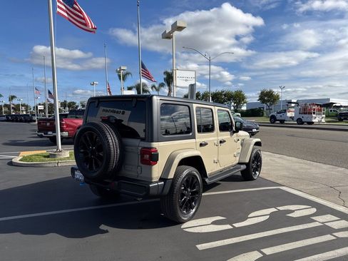 Used 2022 Jeep Wrangler Unlimited Sahara 4xe image 3
