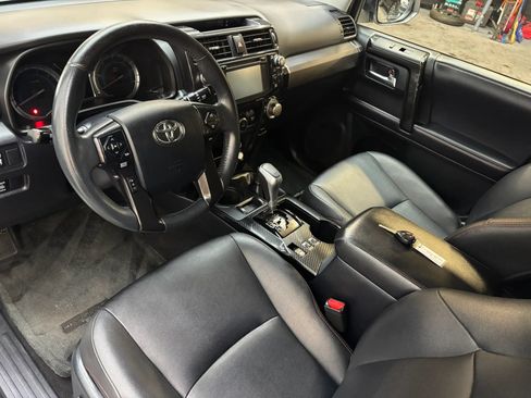 Used 2019 Toyota 4Runner TRD Off-Road Premium AWD/4WD image 12