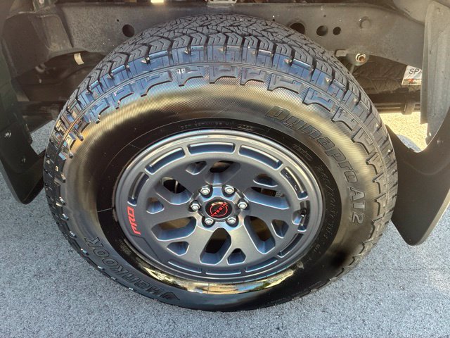 Used 2025 Nissan Frontier 4x4 Crew Cab image 15