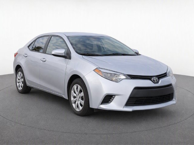 Used 2016 Toyota Corolla LE FWD image 2