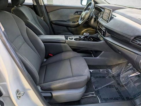 Used 2023 Nissan Rogue S image 19