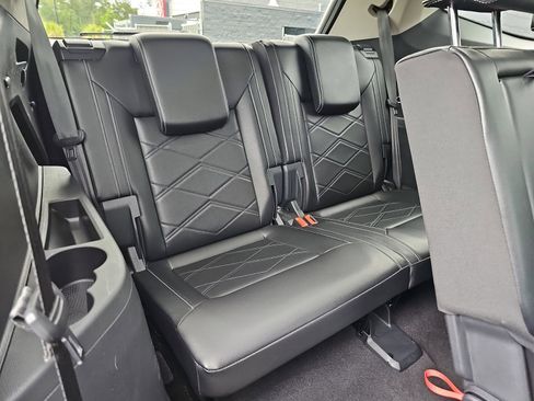 Used 2024 Volkswagen Atlas SE FWD image 13