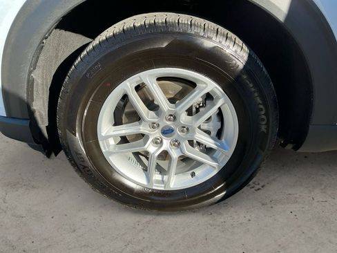 Used 2025 Ford Explorer Active image 14