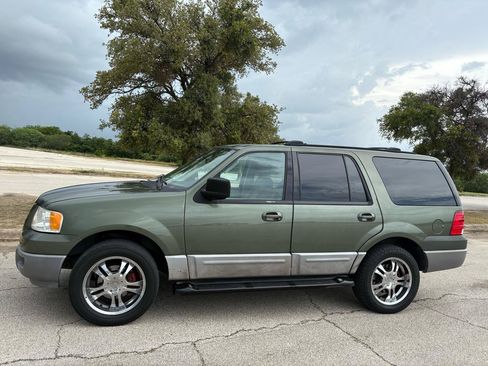 Used 2003 Ford Expedition XLT RWD image 3