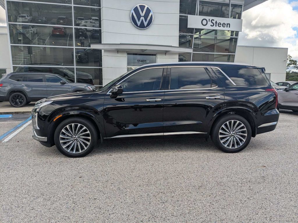 Used 2025 Hyundai Palisade Calligraphy FWD image 4