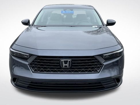 Used 2025 Honda Accord SE image 9