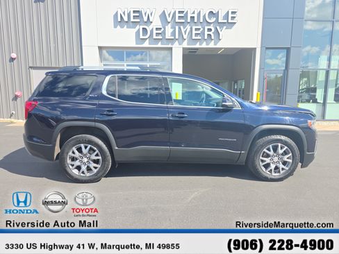Used 2021 GMC Acadia SLT w/ Technology Package AWD/4WD image 10