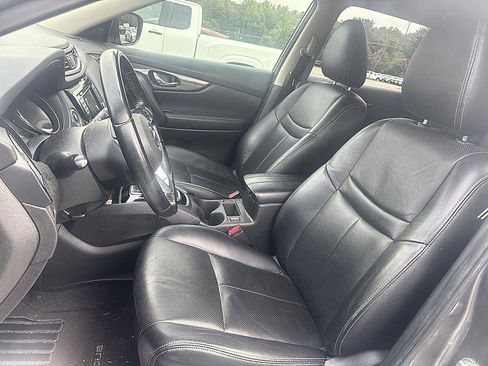 Used 2020 Nissan Rogue SV FWD image 13