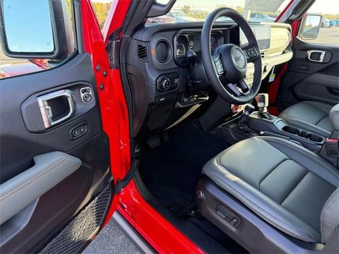 New 2025 Jeep Gladiator Mojave image 16