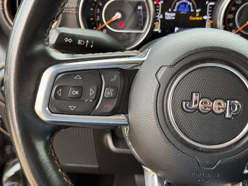 Used 2021 Jeep Wrangler Unlimited Sahara AWD/4WD image 15