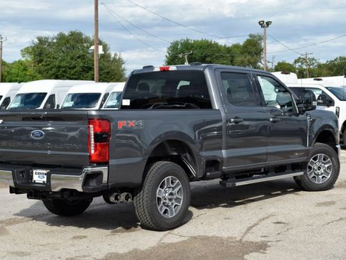 New 2026 Ford F250 Lariat w/ FX4 Off-Road Package image 6