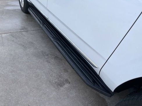 Used 2021 GMC Yukon XL SLT image 16