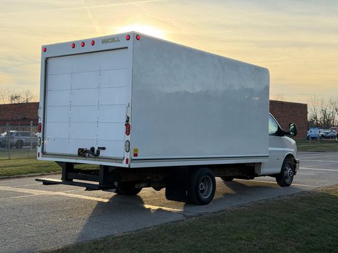 Used 2019 GMC Savana 3500 G3500 159 in. w/ Power Convenience Package image 6