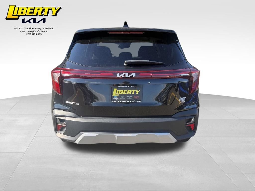 Used 2024 Kia Seltos LX AWD/4WD image 6