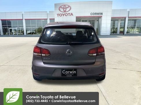 Used 2010 Volkswagen Golf 4-Door image 7