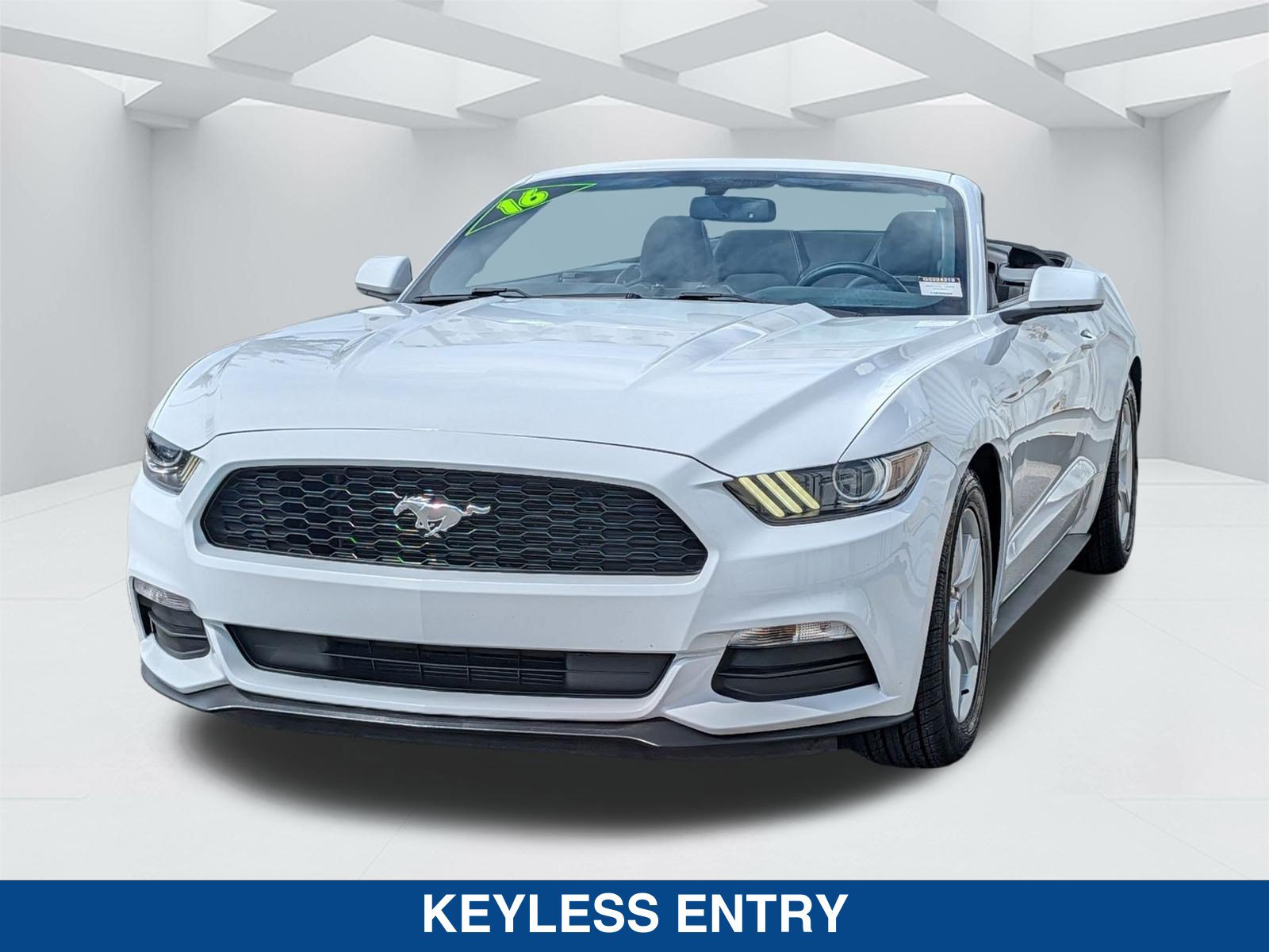 Used 2016 Ford Mustang Convertible RWD image 8