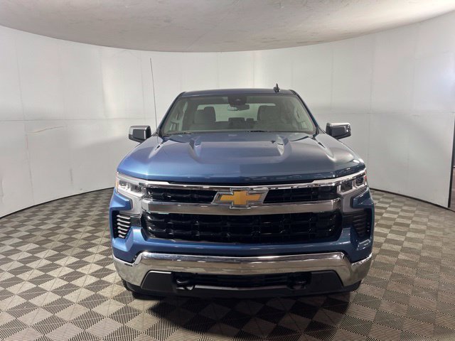 Used 2024 Chevrolet Silverado 1500 LT AWD/4WD image 2
