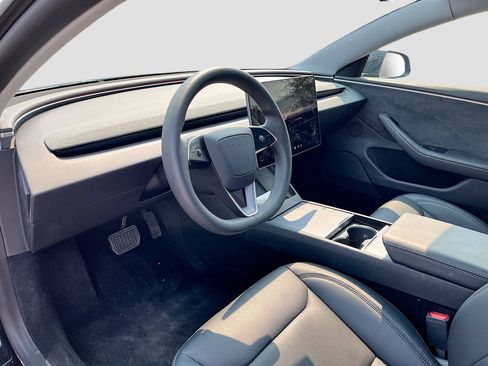 Used 2025 Tesla Model 3 Long Range AWD/4WD image 9