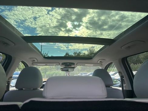 New 2025 Hyundai Tucson Limited image 32