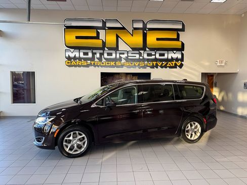 Used 2019 Chrysler Pacifica Touring Plus w/ Tire & Wheel Group image 52
