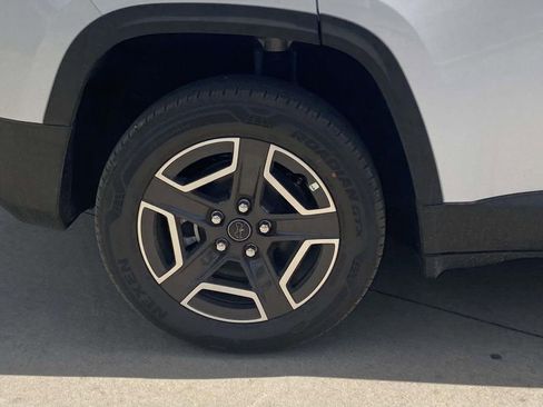 New 2026 Jeep Cherokee Laredo AWD/4WD image 8