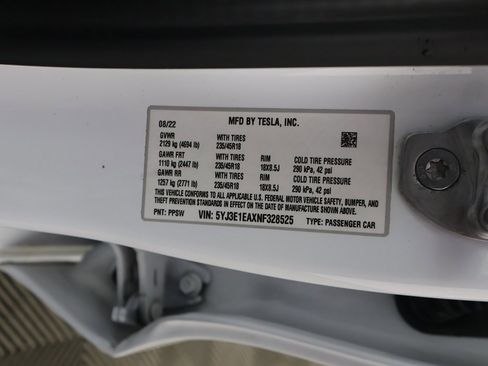 Used 2022 Tesla Model 3 Standard Range image 57