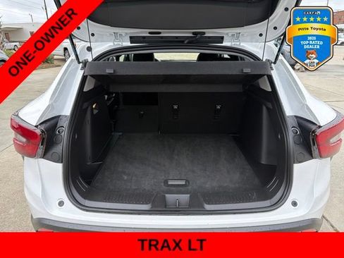 Used 2025 Chevrolet Trax LT FWD image 12